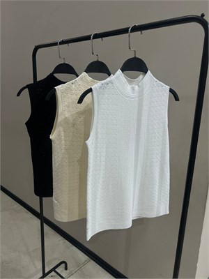 {{photo.Alt || photo.Description || 'Майки с горлышком 2500'}}