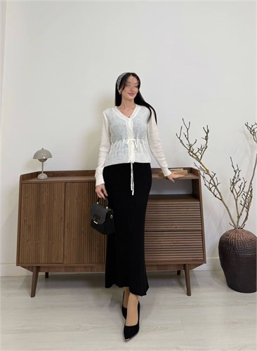 {{photo.Alt || photo.Description || 'Кофта с пуговицами и с завязкой 2000'}}