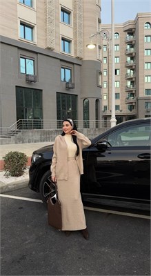 {{photo.Alt || photo.Description || 'Двойка вязаная (бомбер с капюшоном + юбка прямая) 4200'}}