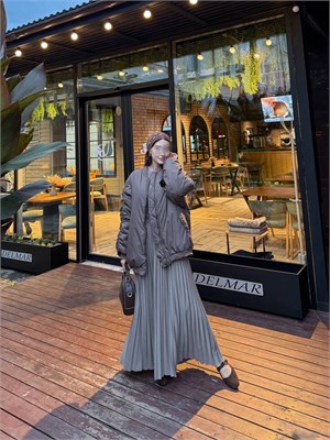 {{photo.Alt || photo.Description || 'Бомбер Carnet моко 4500'}}