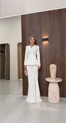 {{photo.Alt || photo.Description || 'Костюм Sunnita (пиджак c пуговицами+юбка) 5000'}}