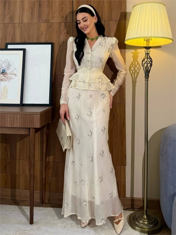 {{photo.Alt || photo.Description || 'Костюм Must Have (кофта с баской\юбка на резинке) 4000'}}