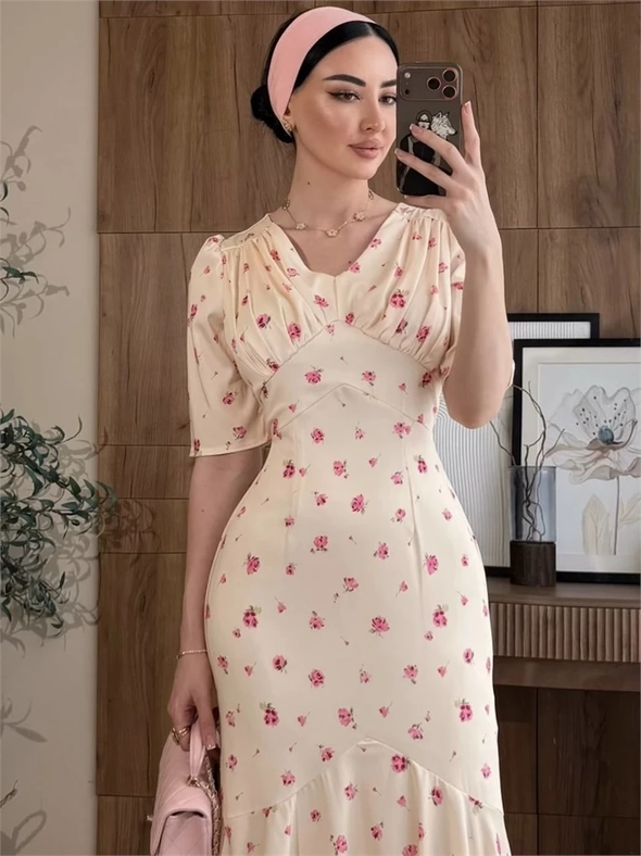{{photo.Alt || photo.Description || 'Платье шелк с корсетными завязками Lux Boutique 4800'}}